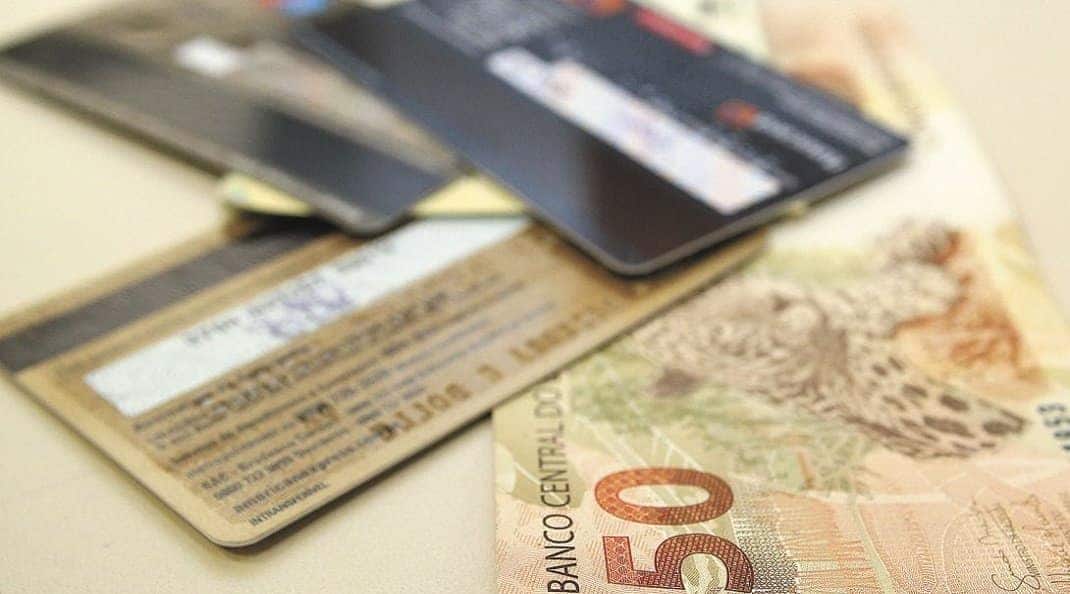 Confira 3 maneiras de sair do SPC e Serasa e voltar a ter crédito