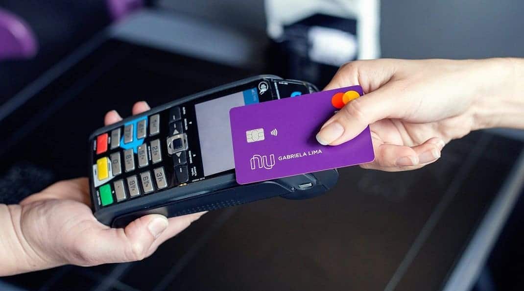Nubank vira Instituição Financeira e libera débito e saques da NuConta
