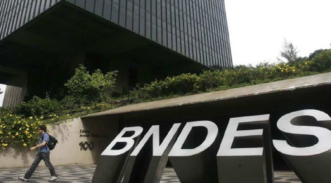 Caixa oferece linha de crédito BNDES para caminhoneiros e setor de transporte