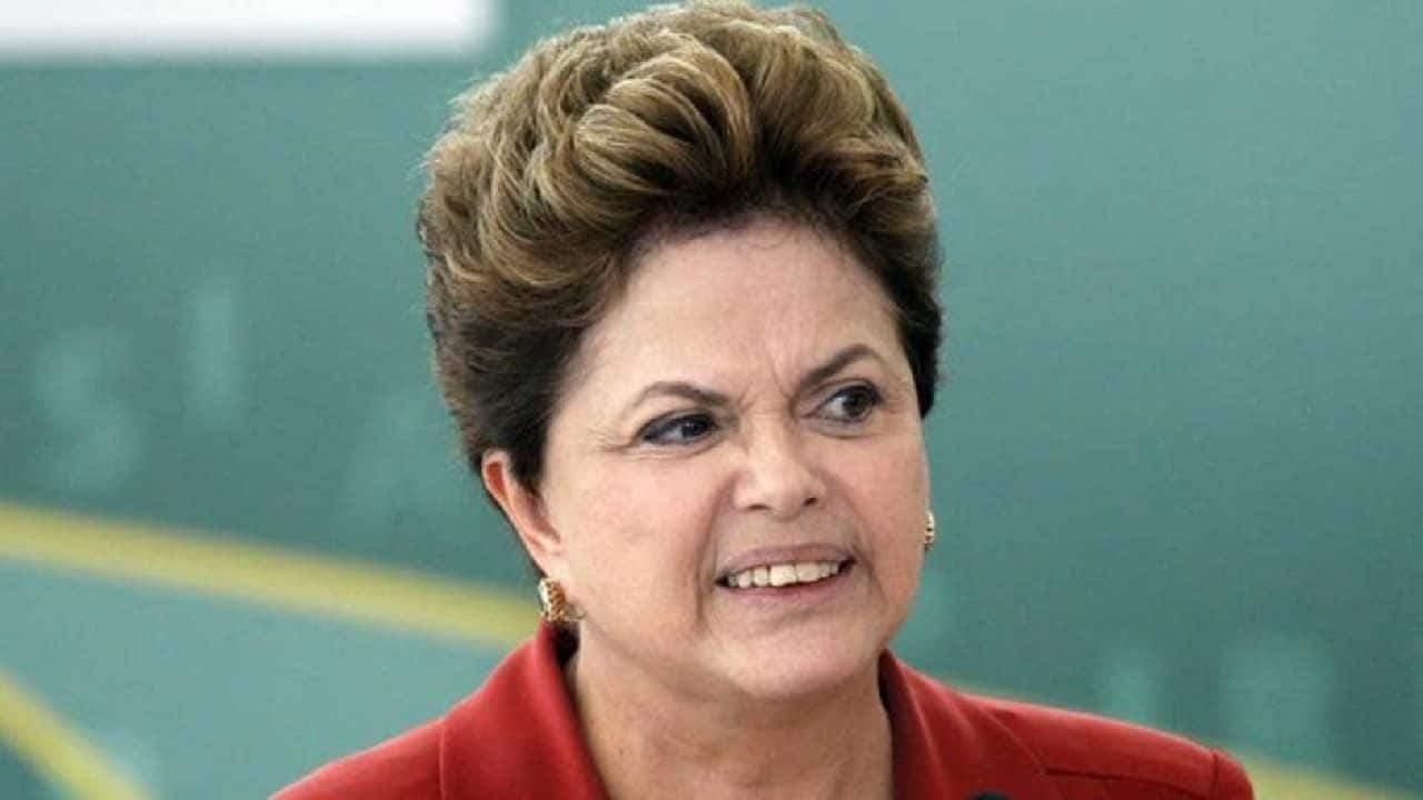 Declaração do IR falsa de Dilma Roussef é aceita pela Receita, diz jornal