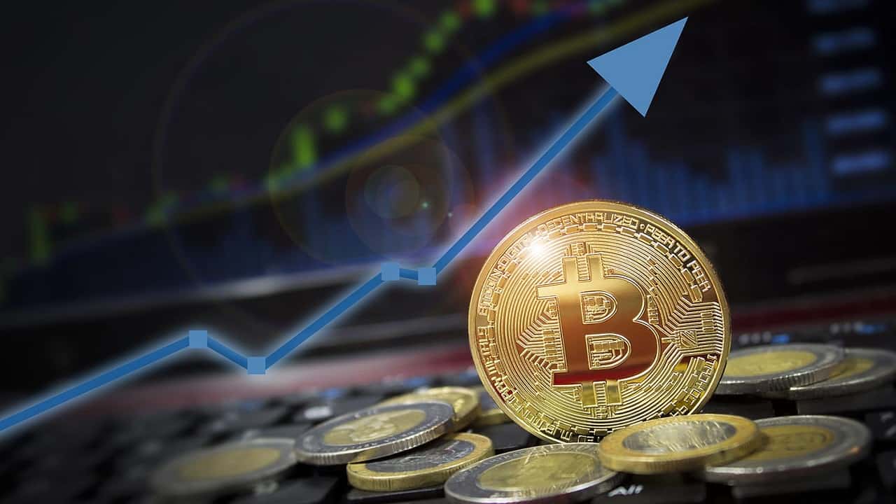 Bitcoin dispara novamente e ultrapassa a barreira dos US$ 12 mil