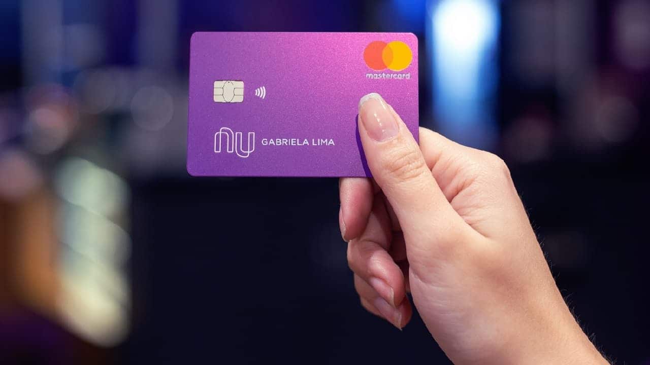 Nubank esclarece liberação de limites de apenas R$ 50 no roxinho