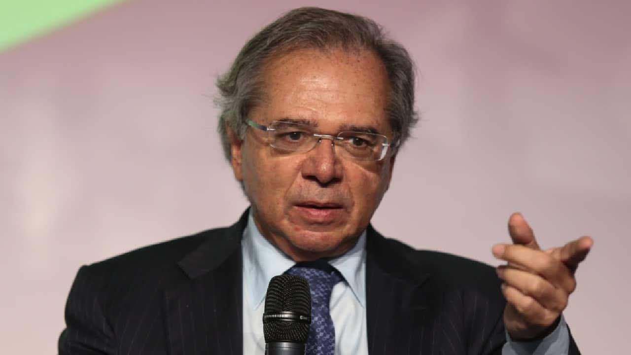 Saques do FGTS e PIS-Pasep podem liberar R$ 63 bilhões na economia, diz Paulo Guedes