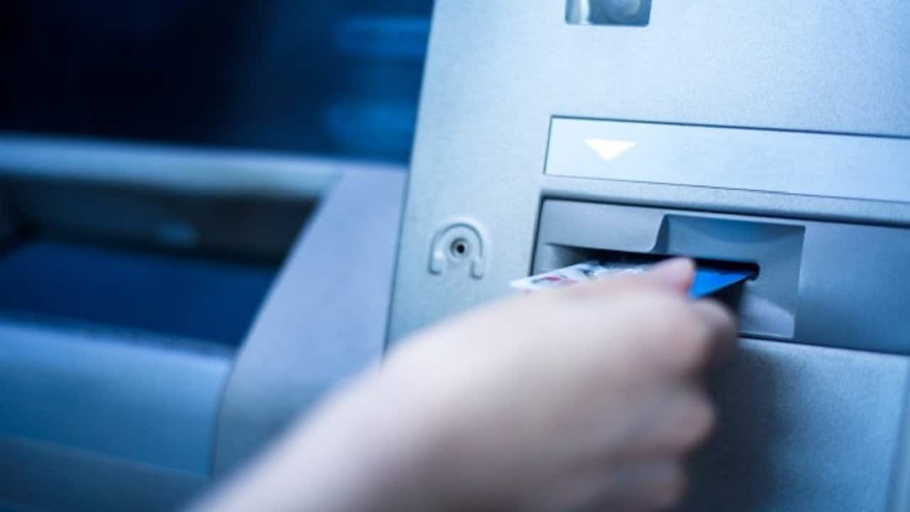 Beneficiários do INSS poderão usar o cartão magnético no débito