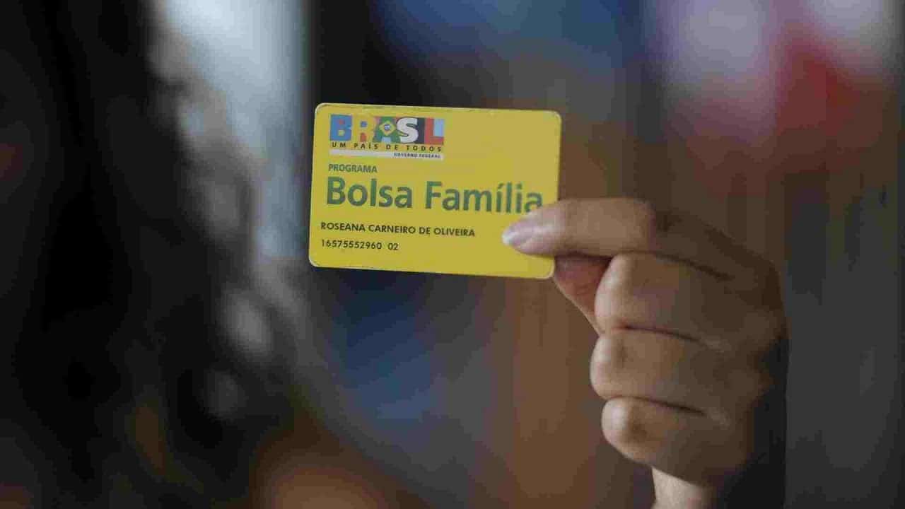 Beneficiários do Bolsa família têm direito ao Cartão Poupança da Caixa gratuitamente