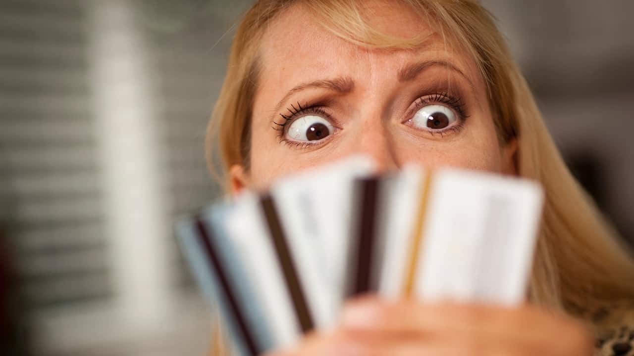 Quase metade dos brasileiros usou nomes de terceiros nas compras, mostra pesquisa do SPC Brasil