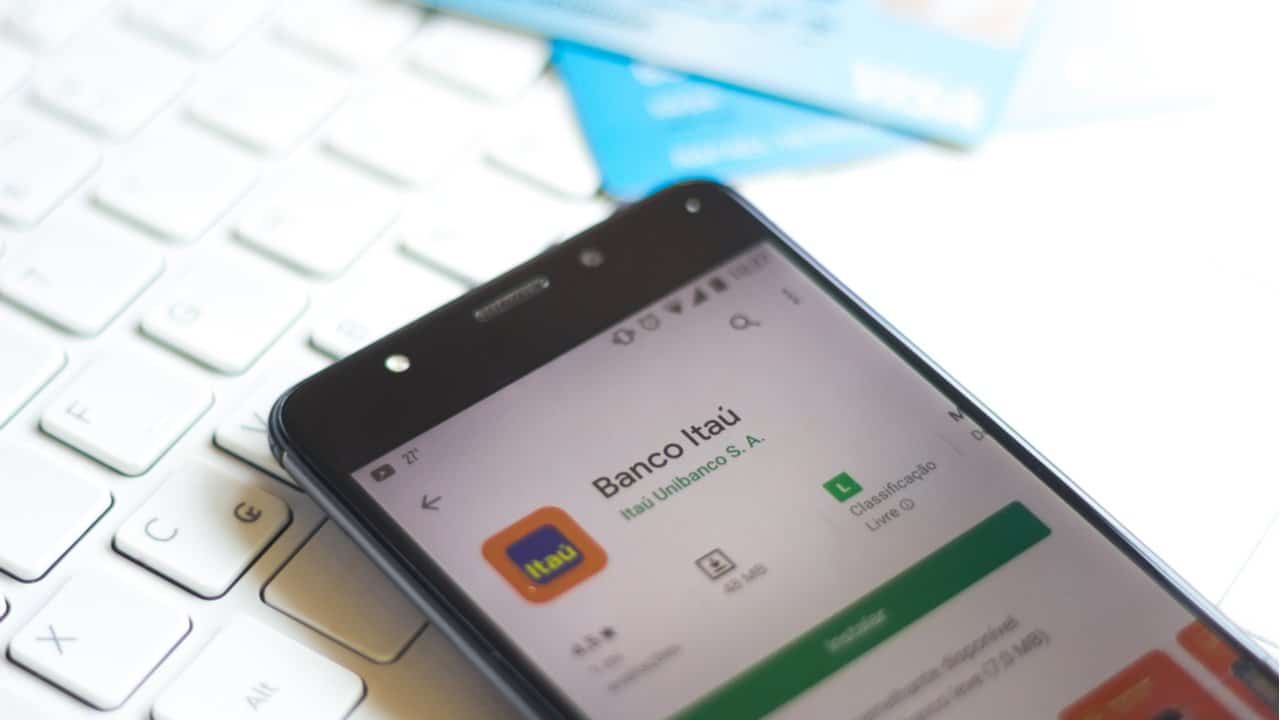 Bug no Itaú libera cartões de crédito em massa com altos limites