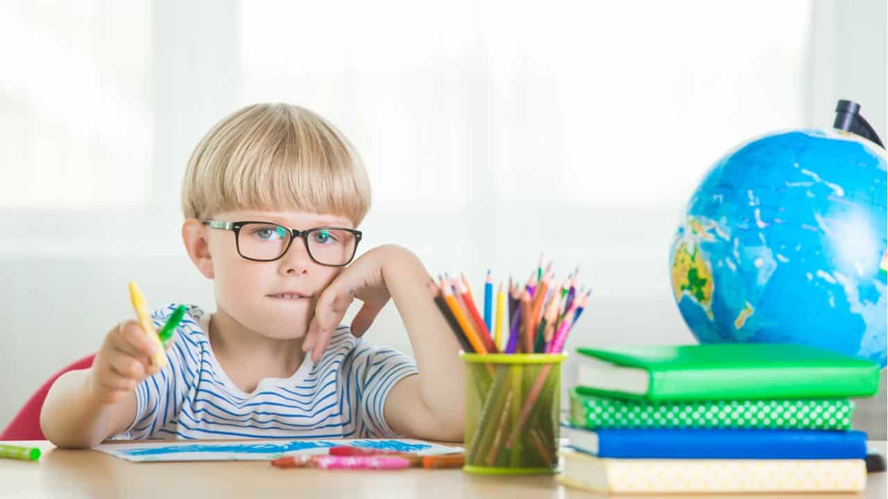 economizar na compra de material escolar