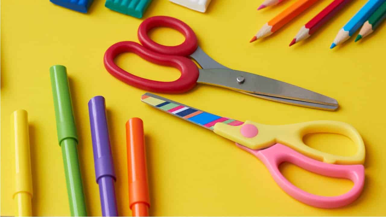 Preço do material escolar deve aumentar 8%. Confira as dicas para economizar!