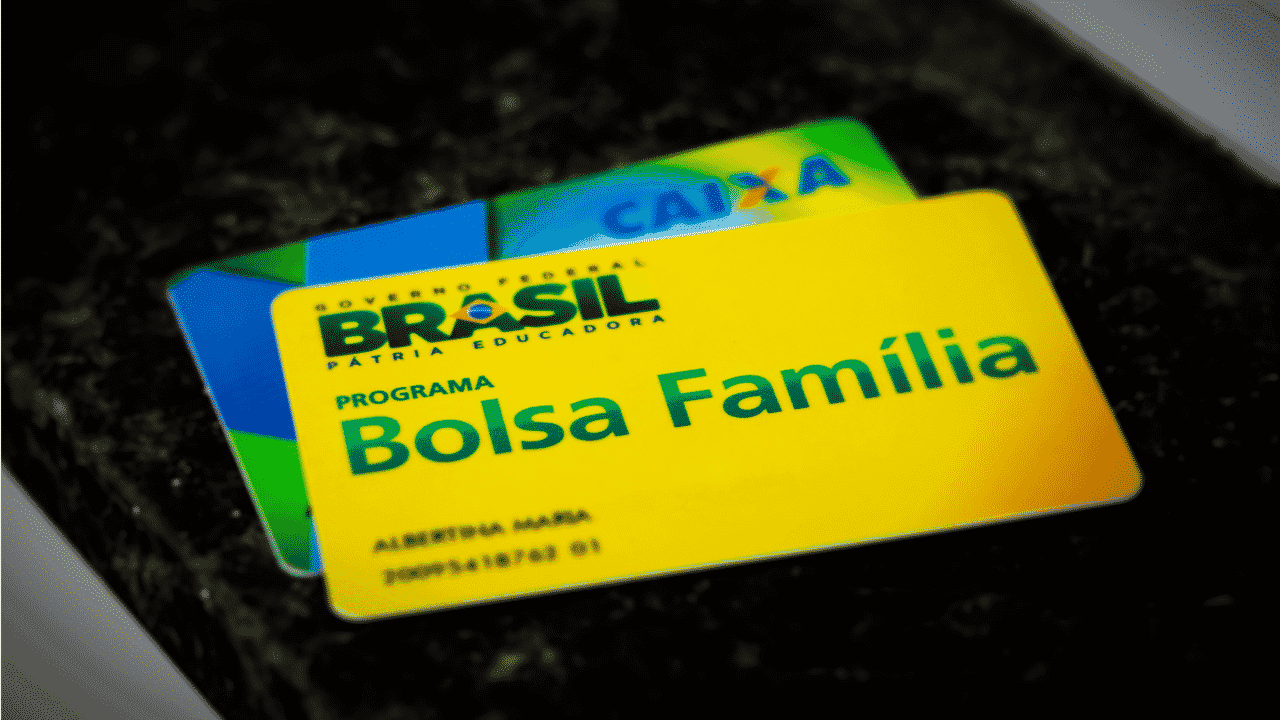 Projeto de Lei 74520 garante pagamento em DOBRO para beneficiarios do Bolsa Familia