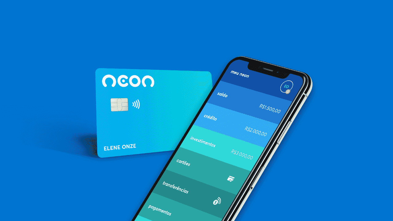 cartão Neon e celular aberto no aplicativo Neon