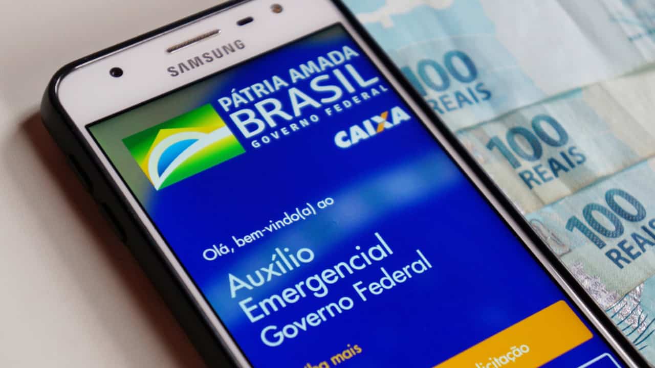 pessoas receber o auxílio emergencial