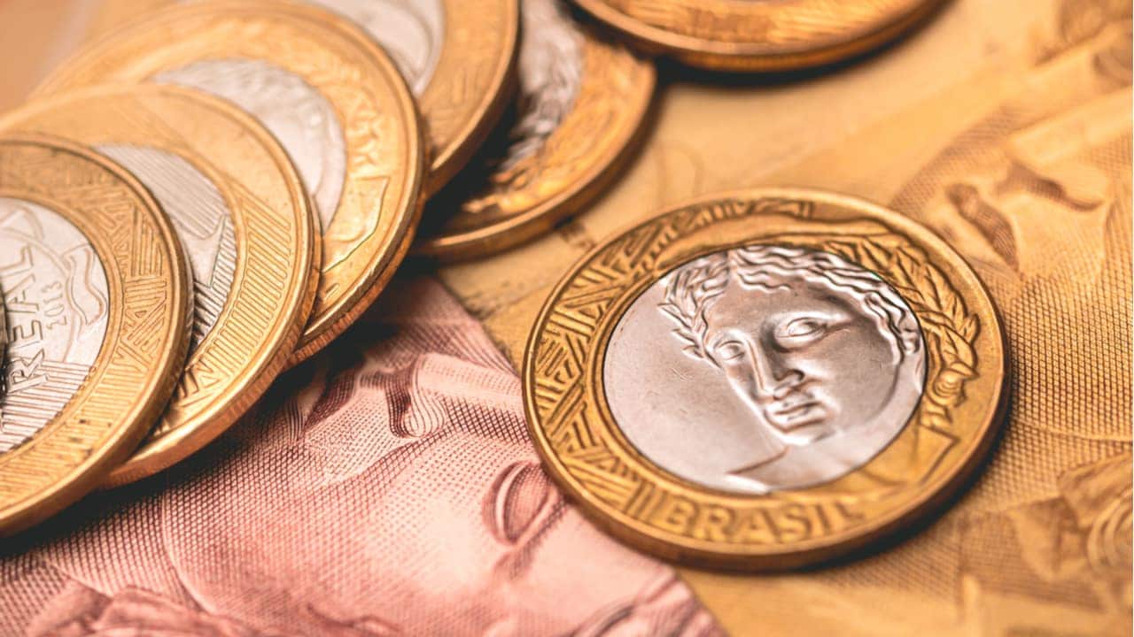O banco pode descontar dívidas do Auxílio Emergencial que você já tinha