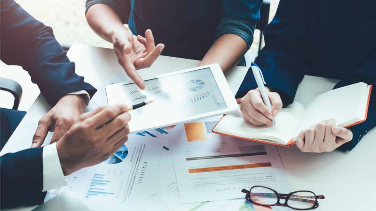 gastos corporativos