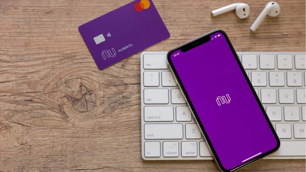 Nubank continua contratando