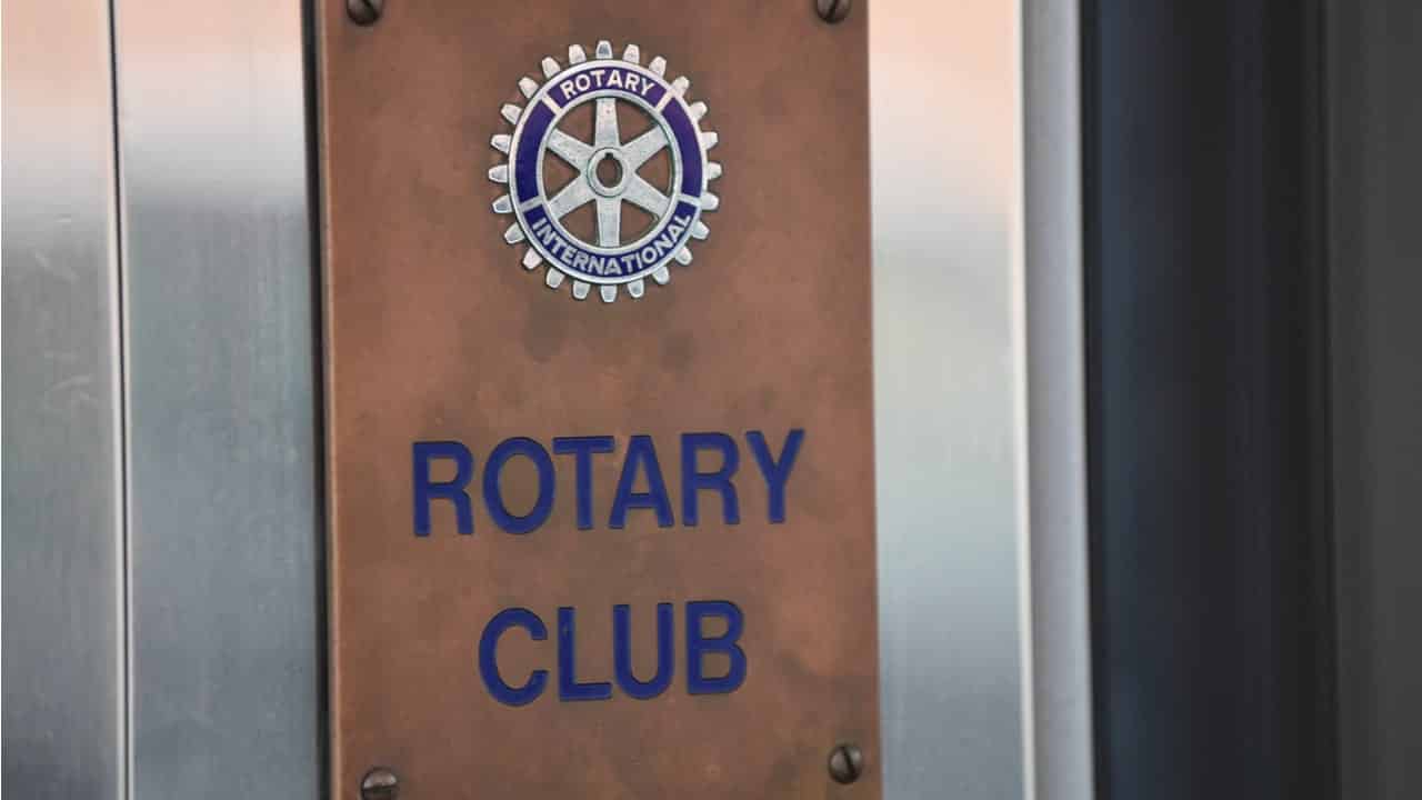 rotary esta doando cestas basicas