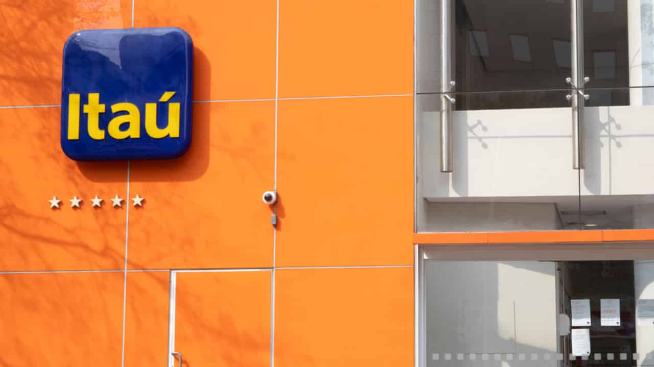 Itaú abre 2 mil vagas