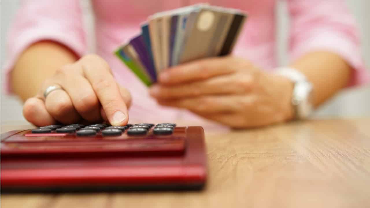 quantos cartoes de credito