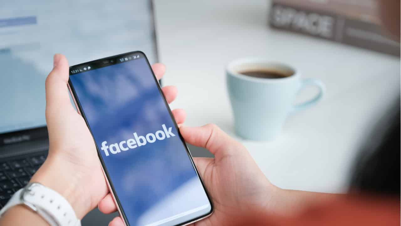 aplicativo do facebook no celular