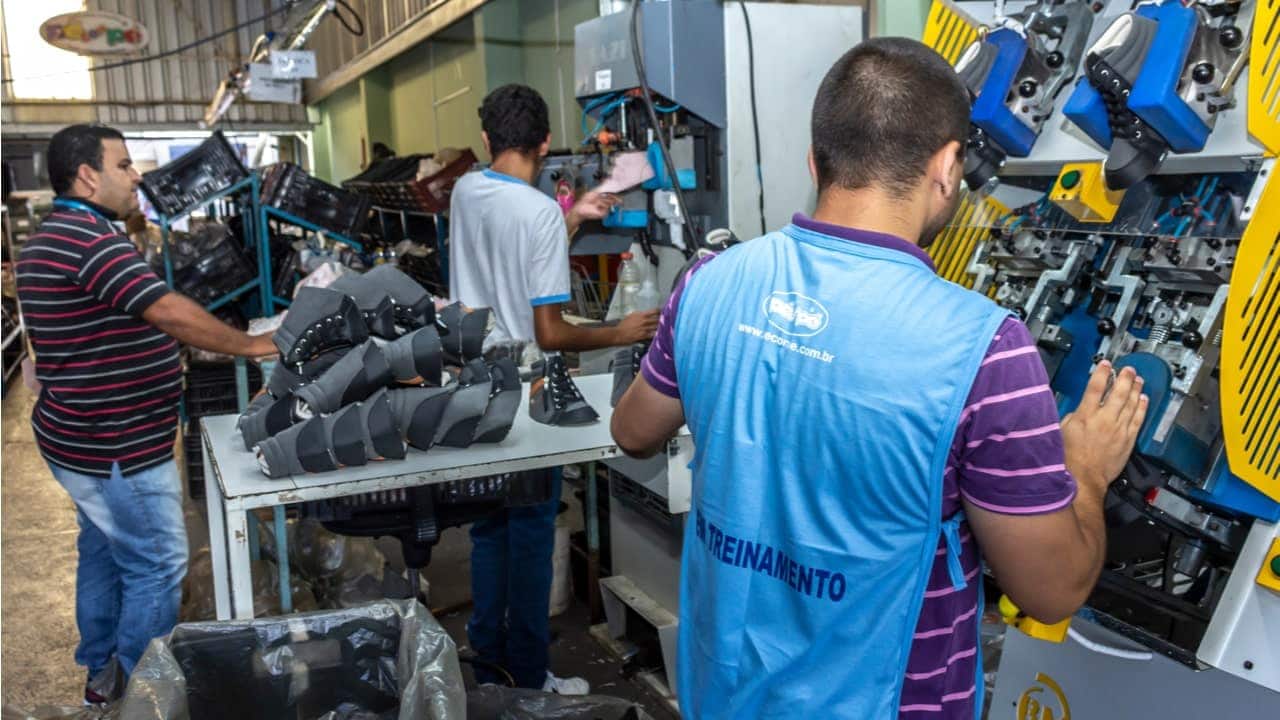 Incentivos fiscais impulsionam investimentos e ampliam empregos em Santa Catarina