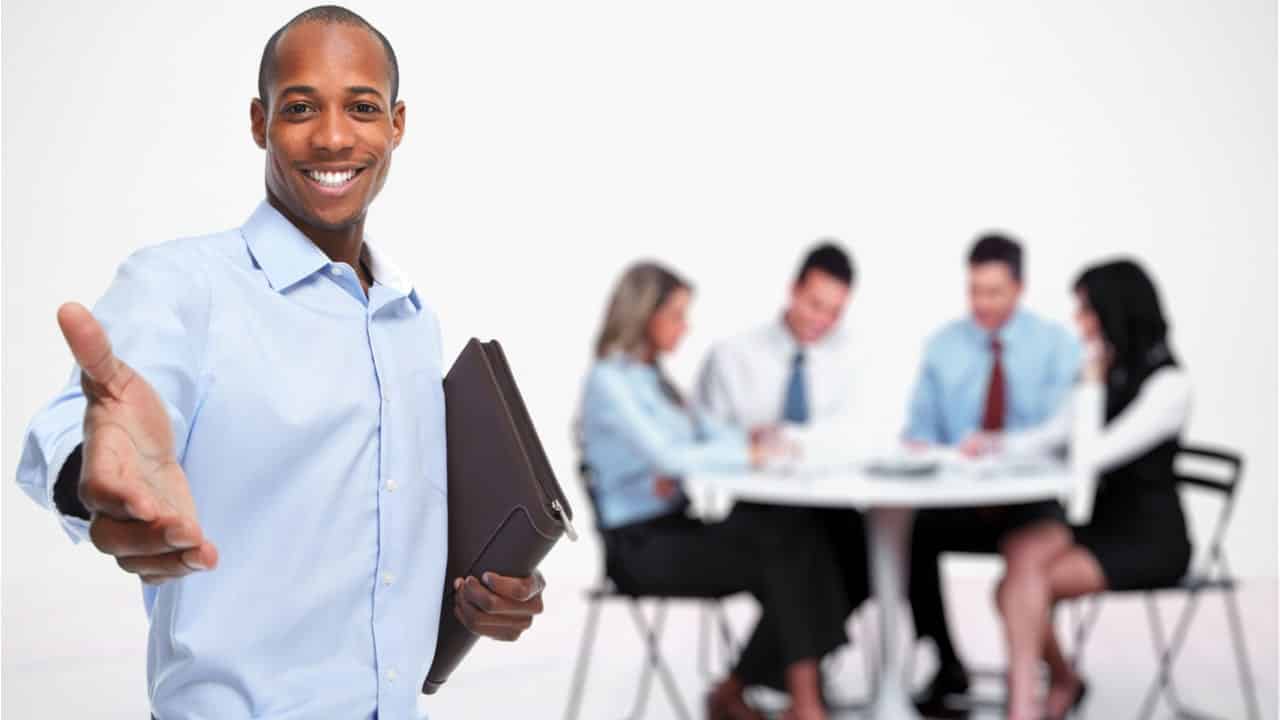 OLX abre centenas de vagas home office no Brasil, saiba mais