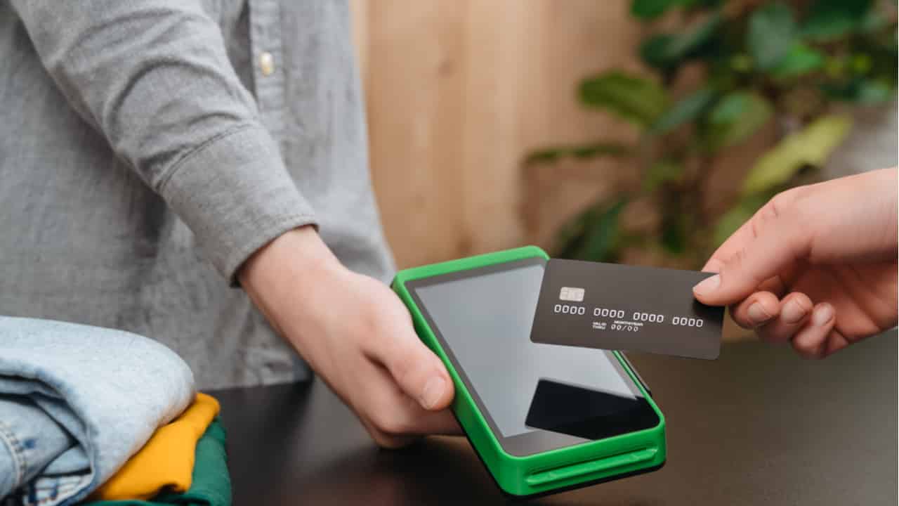 Pagamentos por aproximação aumentam 350% no primeiro semestre