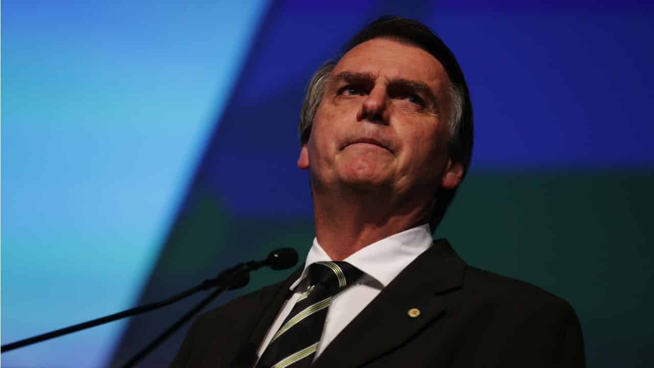 O que pode acontecer com Bolsonaro se ele pagar o novo auxílio?
