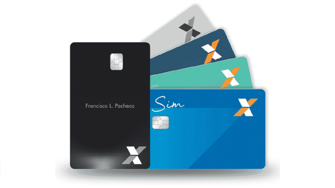 cartões de crédito da Caixa de diferentes cores, formando um leque