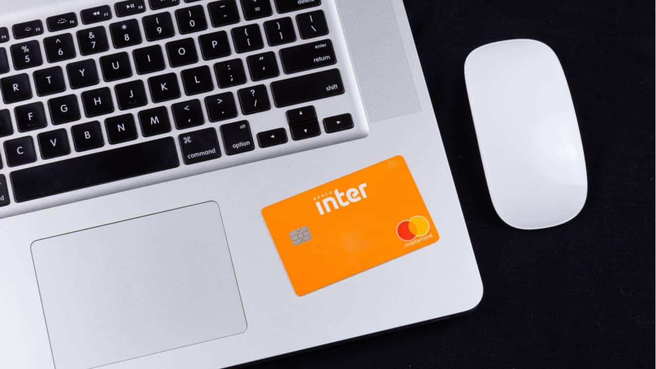 Novo cartão do Inter tem cashback e parcelamento sem juros