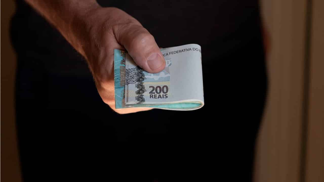 PEC dos precatórios é adiada pela 3ª vez e afeta Auxílio Brasil