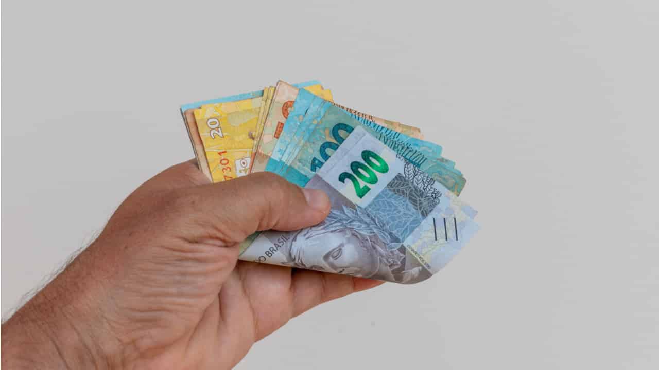 Auxílio Brasil: novos grupos recebem nesta semana. Confira