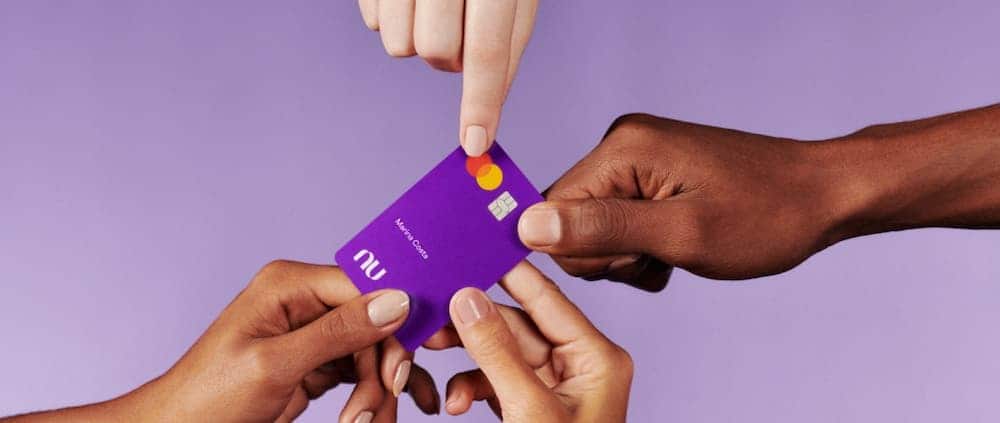 Nubank e Ingresso.com ampliam opções de pagamento com cartão de débito