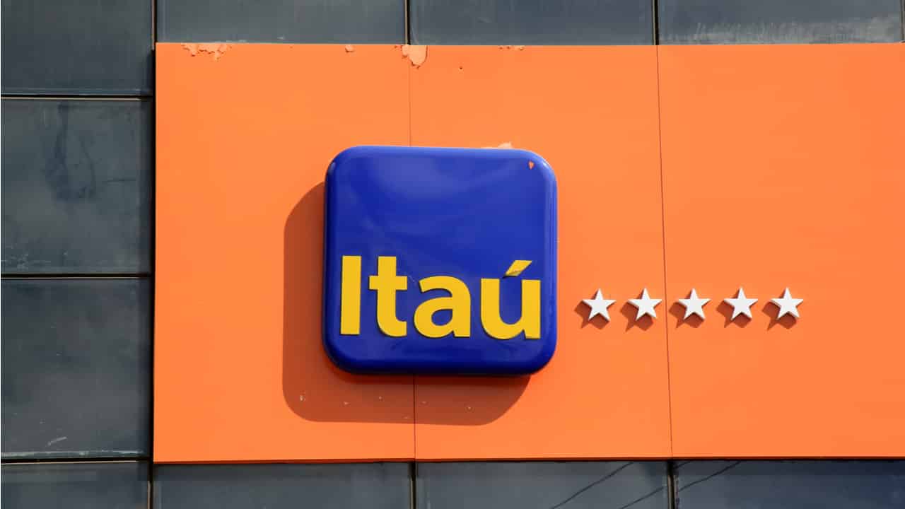 Fachada do banco Itaú