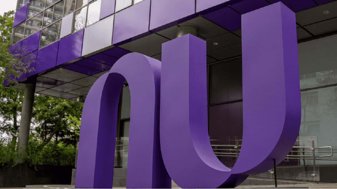 Nubank revela o que clientes precisam saber para comprar criptomoedas na fintech