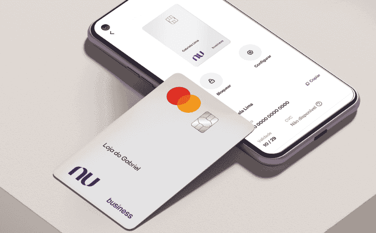 Nubank lança novo cartão prateado: como ele funciona?