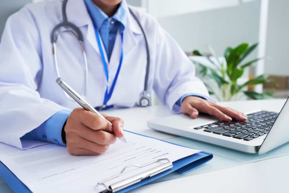 médicos