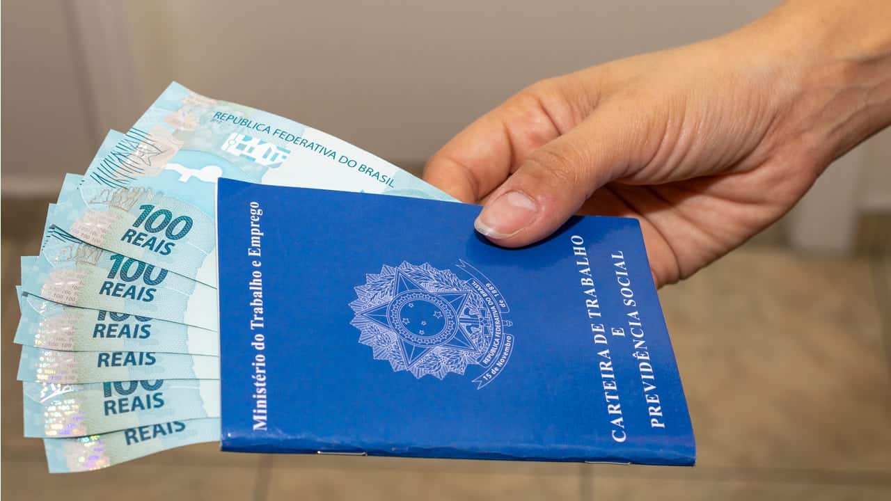 Como funciona a definição do salário mínimo no Brasil?