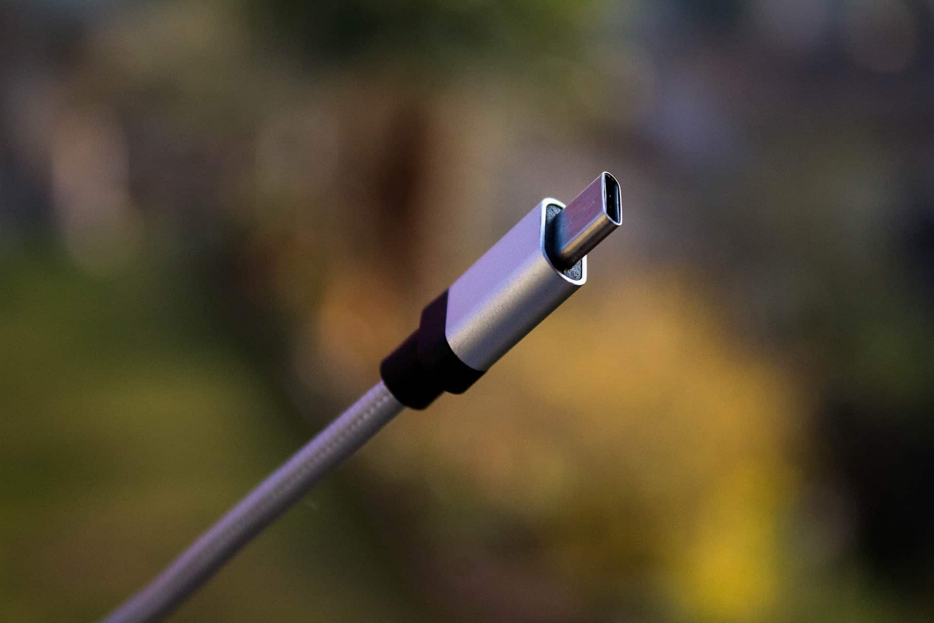 Brasil vai ter um único modelo de carregadores para celulares?