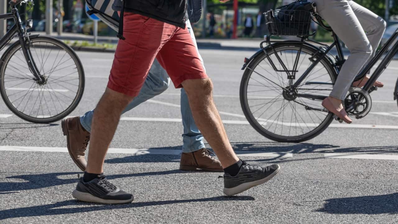 Pedestres também podem ser multados por ações no trânsito?