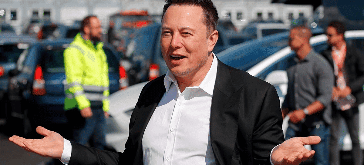 imagem de Elon Musk de braços abertos