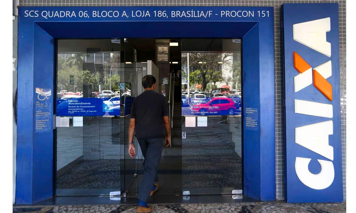 Entrada agência da Caixa Econômica Federal