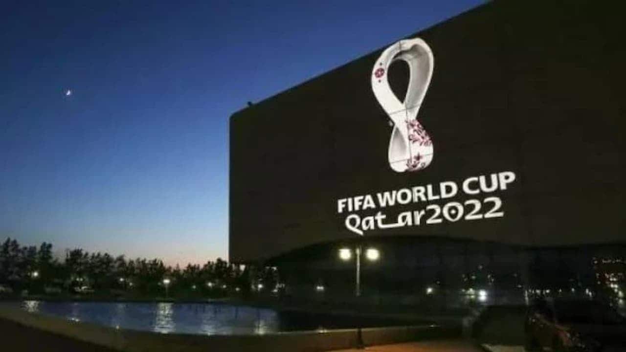 Estádio com representação da logotipo da Copa do Mundo