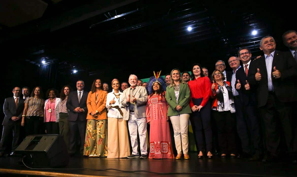 Lula e os ministros nomeados por ele