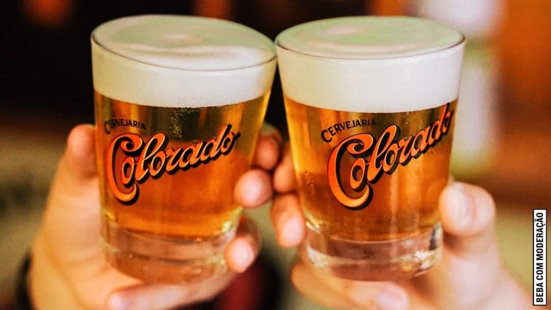 Cervejaria Colorado oferece goles a clientes em outdoors