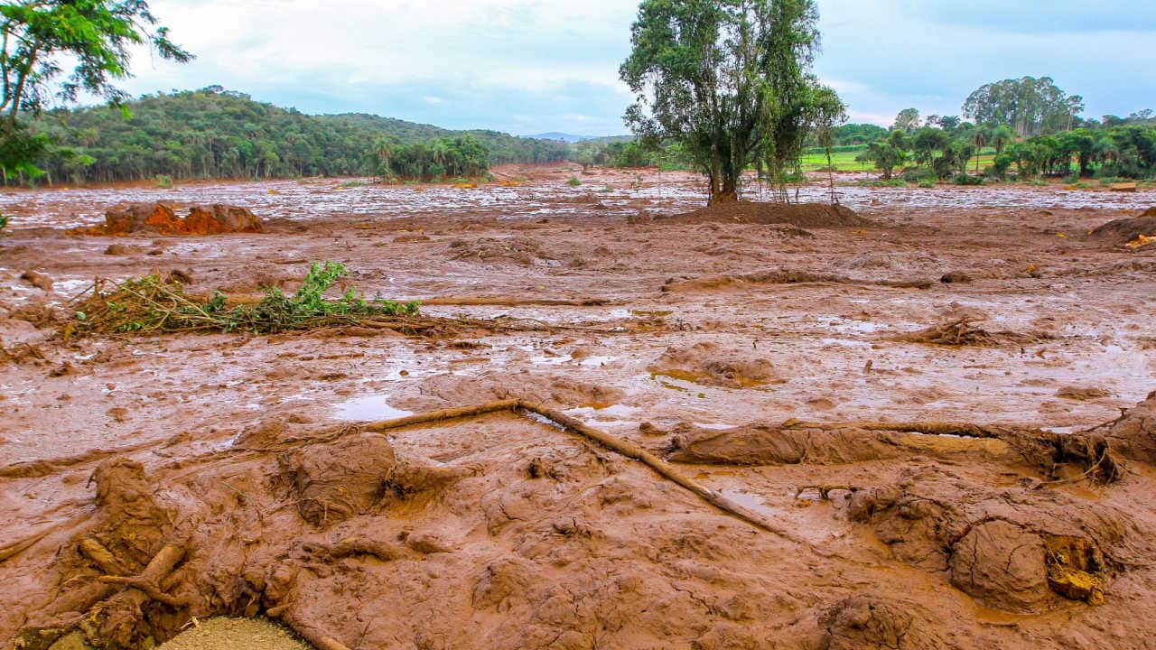 Risco de barragem em Brumadinho sobe para nível 2 e moradores precisam sair