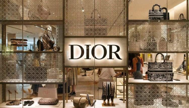 fachada de uma loja Dior