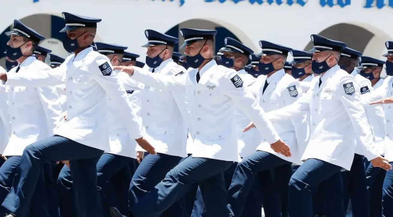 Soldados da Força Aérea Brasileira