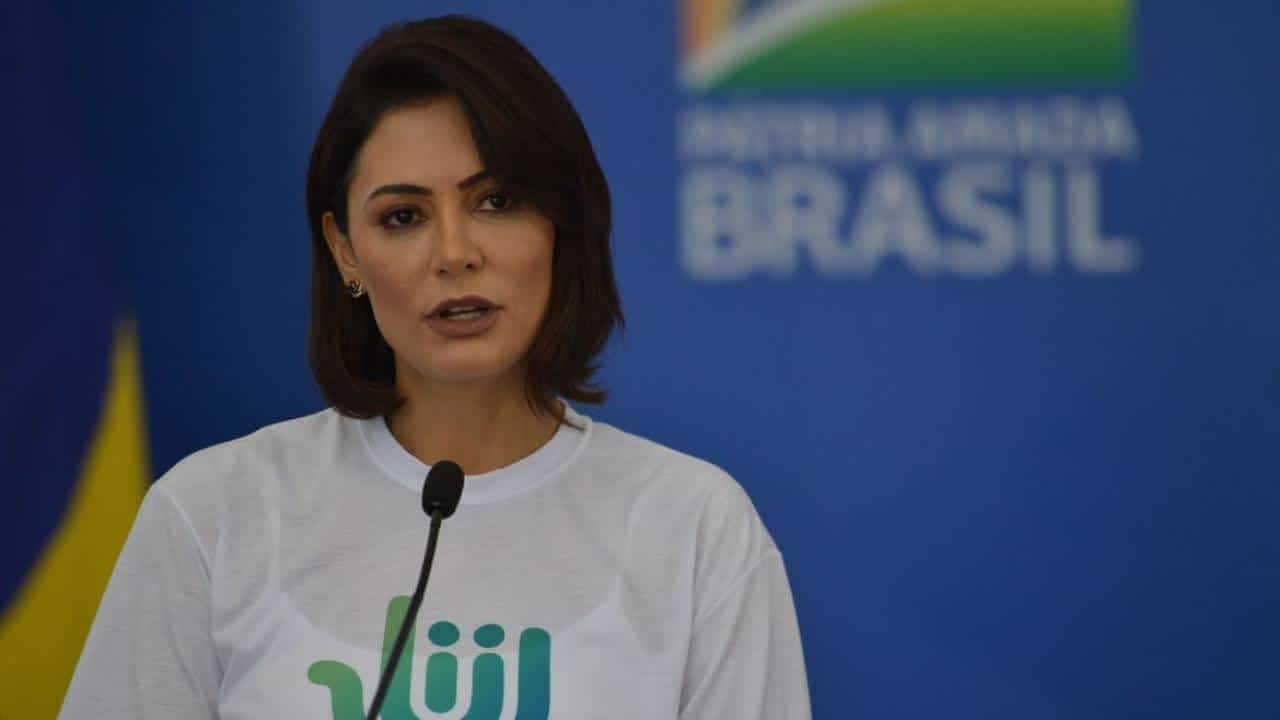 Ex-primeira-dama Michelle Bolsonaro em discurso