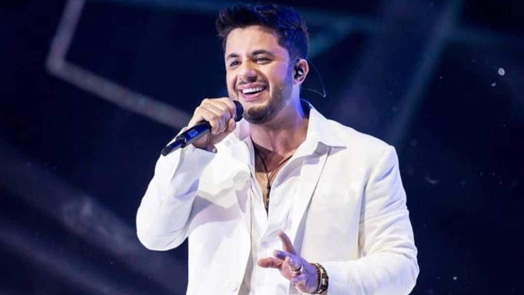 Cantor Cristiano Araújo durante show