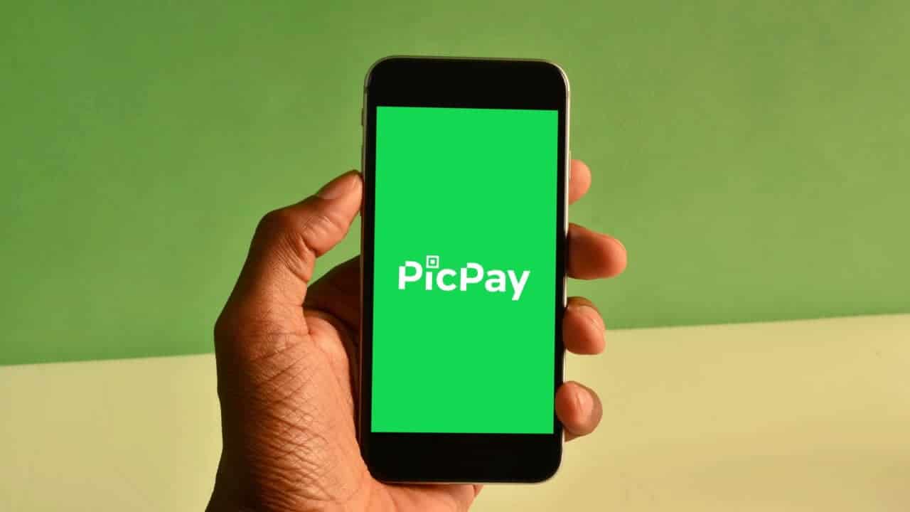 Celular mostrando o aplicativo do PicPay